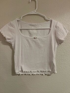 gaze White Ribbed Scoop Crop Top with Pink Rose Accent